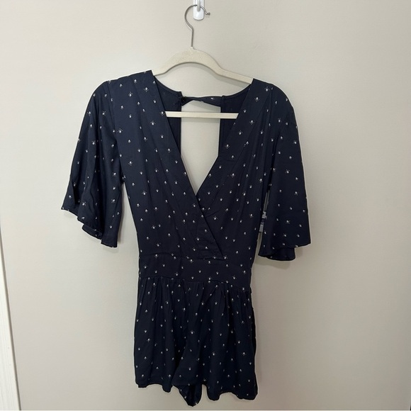 NWT O'NEILL Gabriella Open Back Flutter Sleeve Romper Navy Size Small - Picture 2 of 10
